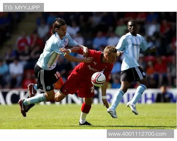 小七的足球传奇之路：从英超巨星到全球偶像的成长故事